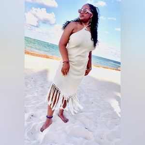 Asymmetrical fringe backless halterneck dress